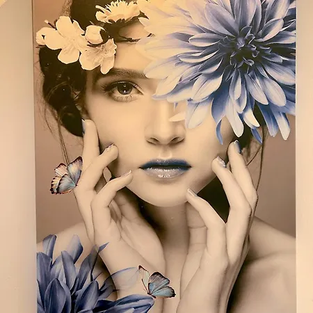 Queen Regina By Platform 357 Apartment