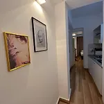 Apartment Queen Regina By Platform 357 *