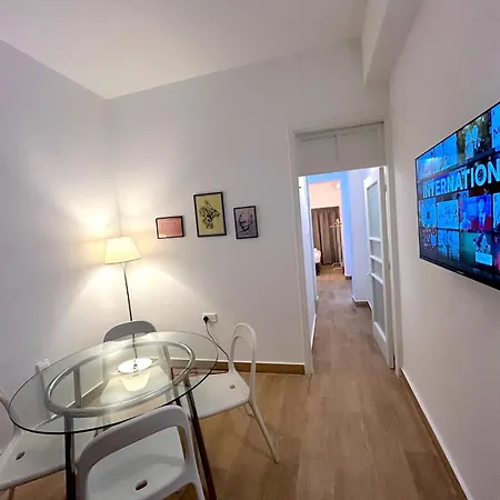 Queen Regina By Platform 357 Apartment