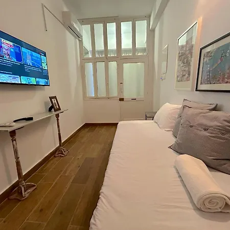 Apartment Queen Regina By Platform 357 *