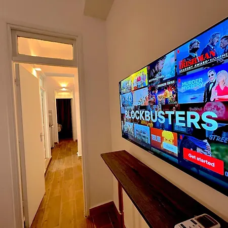 Apartment Queen Regina By Platform 357 *