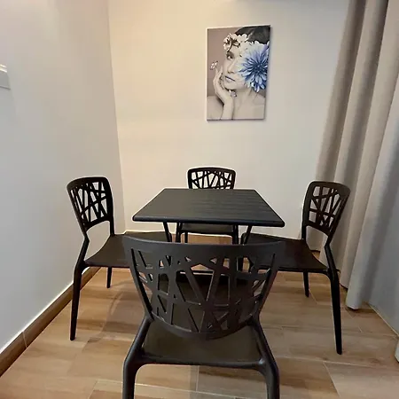 Queen Regina By Platform 357 Apartment Nicosia