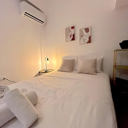 Queen Regina By Platform 357