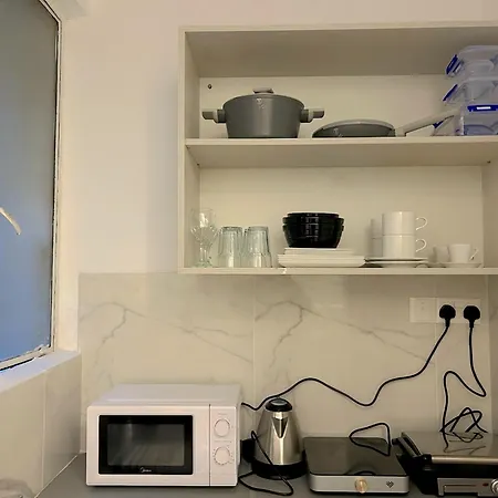 Queen Regina By Platform 357 *