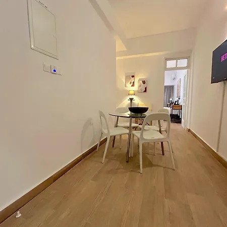 Queen Regina By Platform 357 Apartment *