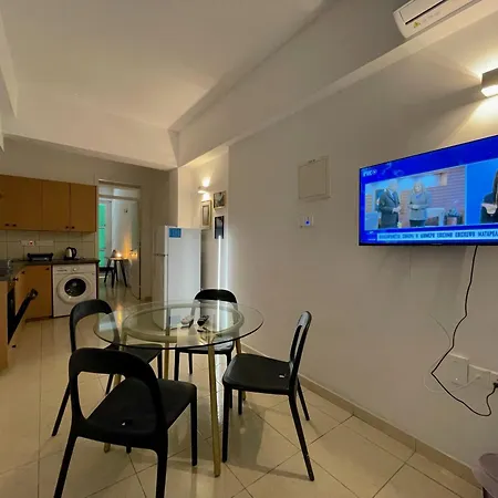 Queen Regina By Platform 357 Nicosia