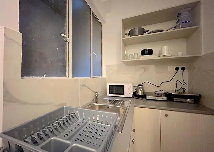 Queen Regina By Platform 357 * Никосия